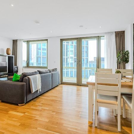 New Listing! 2Br With Balcony In Stratford, 3Min Dlr Apartment London Bagian luar foto